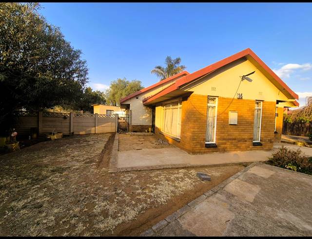3 BEDROOM HOUSE FOR SALE IN SONLAND PARK